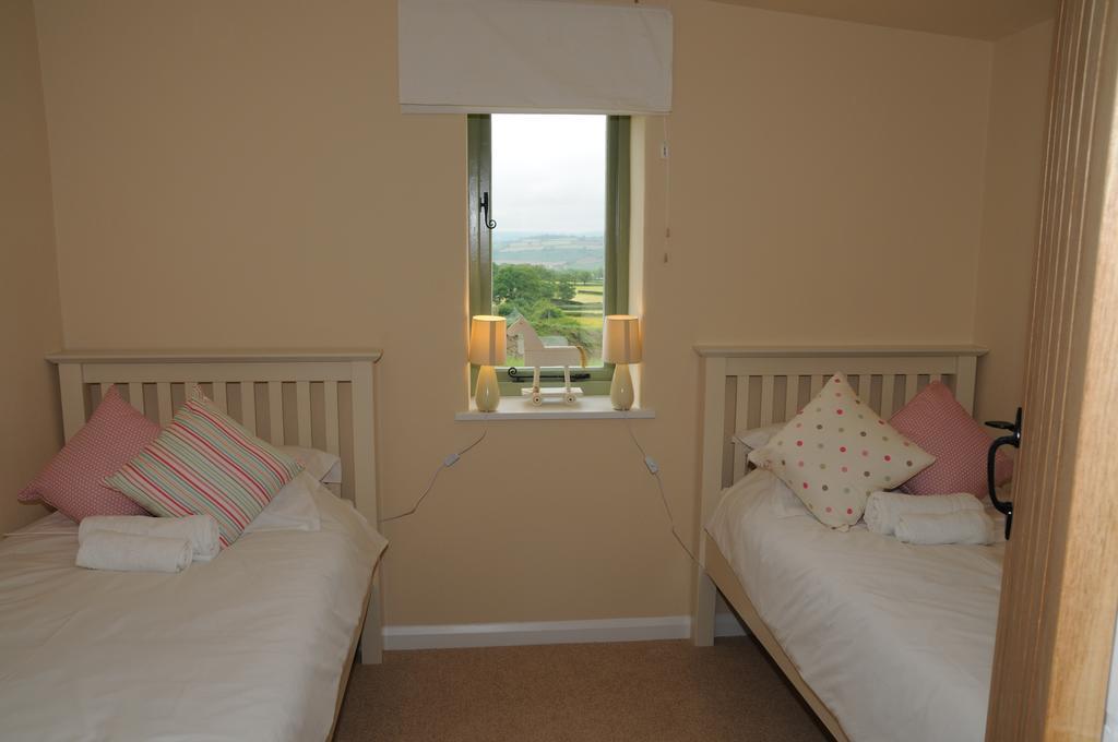 Wyke Farm Hotel Axminster Exterior foto